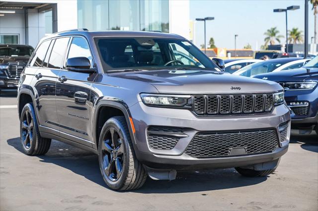 2022 Jeep Grand Cherokee Altitude 4x2 2022 Jeep Grand Cherokee Altitude 4x2