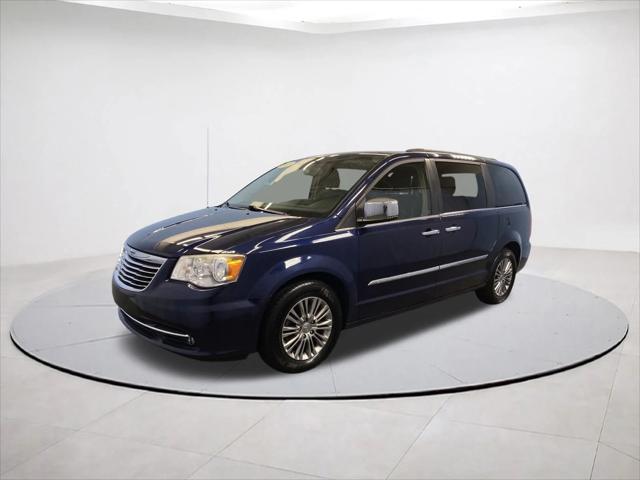 2013 Chrysler Town and Country Touring-L