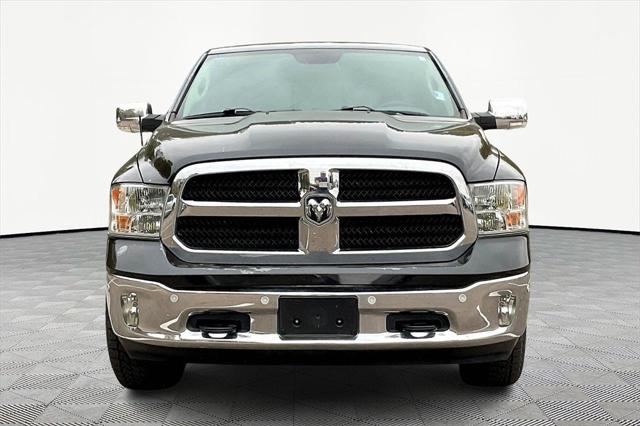 2017 RAM 1500 Lone Star Silver Crew Cab 4x2 57 Box 2017 RAM 1500 Lone Star Silver Crew Cab 4x2 57 Box