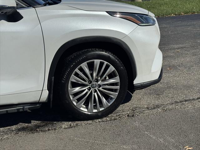 2023 Toyota Highlander Platinum 2023 Toyota Highlander Platinum