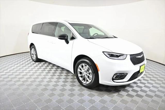 2026 Chrysler Pacifica Select AWD