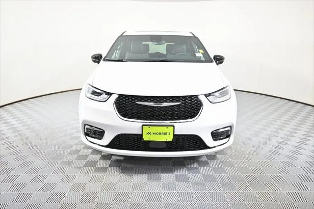 2026 Chrysler Pacifica Select AWD