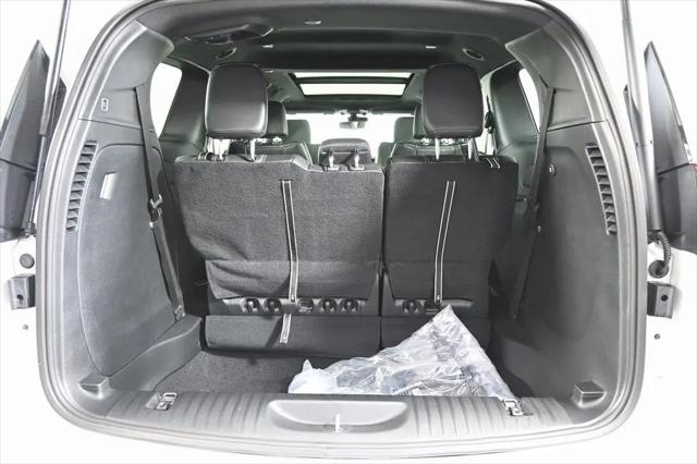 2026 Chrysler Pacifica Select AWD