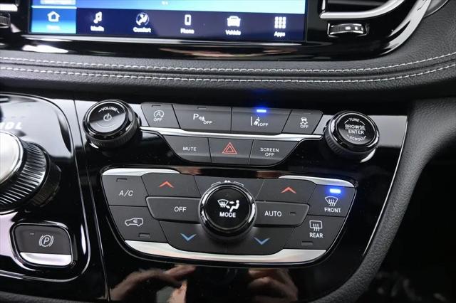 2026 Chrysler Pacifica Select AWD
