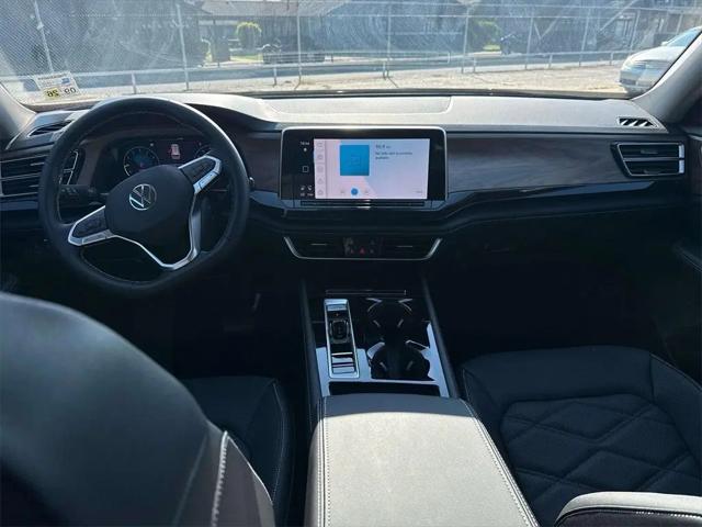 2026 Volkswagen Atlas SE with Technology