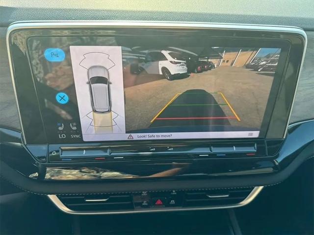 2026 Volkswagen Atlas SE with Technology