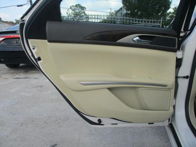 2015 Lincoln MKZ Base