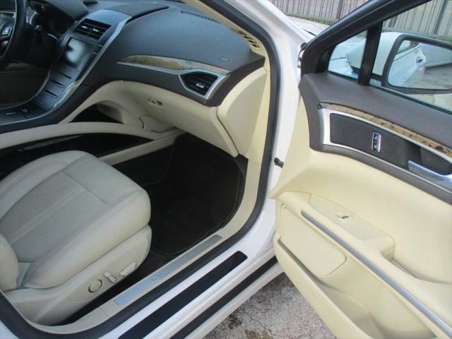2015 Lincoln MKZ Base
