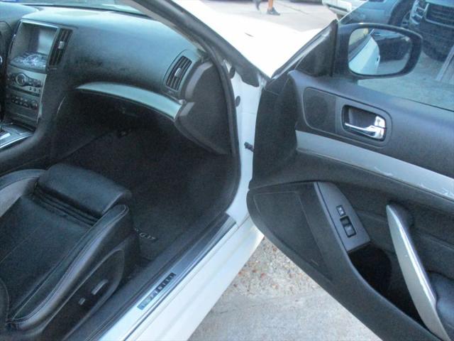 2011 INFINITI G37 Coupe Journey