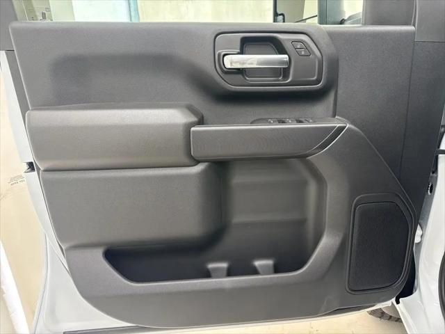 2026 GMC Sierra 2500HD Double Cab, Standard Bed, Pro, RWD