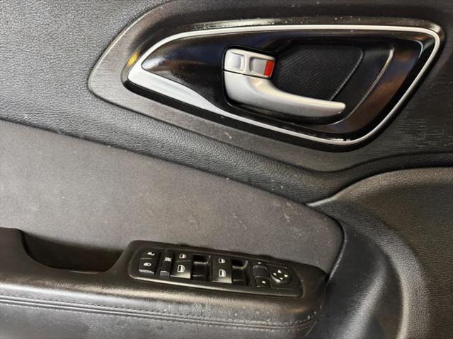 2016 Chrysler 200 LX
