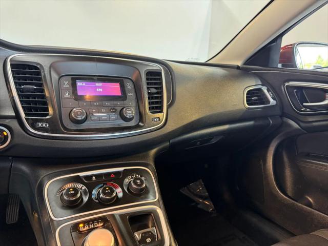 2016 Chrysler 200 LX