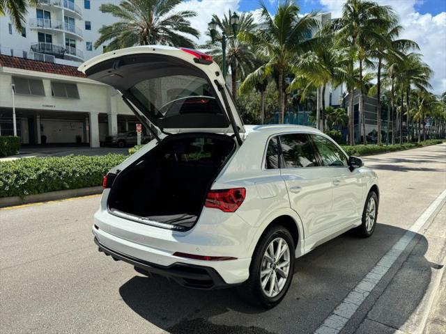 2025 Audi Q3 Premium 45 TFSI S line quattro Tiptronic