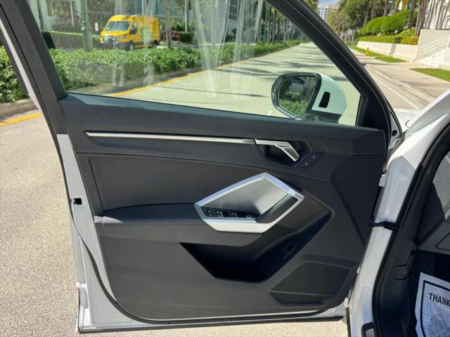 2025 Audi Q3 Premium 45 TFSI S line quattro Tiptronic