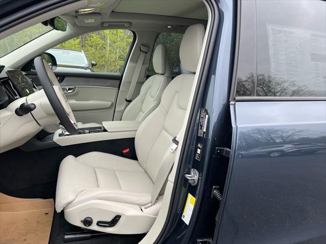 2026 Volvo XC90 B6 Ultra Dark Theme 7-Seater