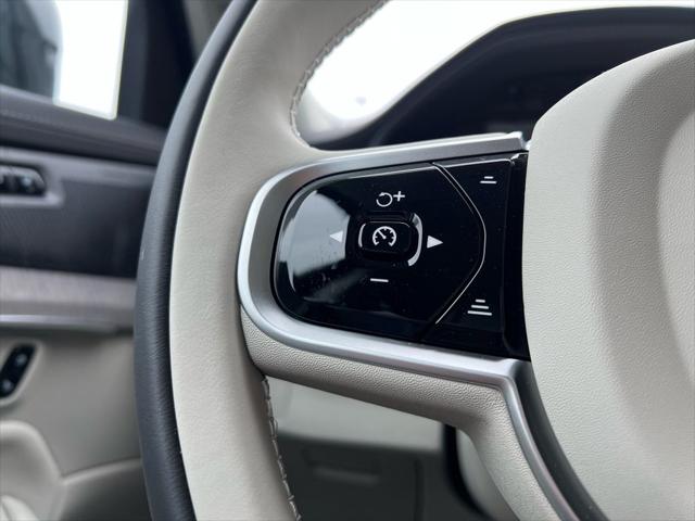 2026 Volvo XC90 B6 Ultra Dark Theme 7-Seater