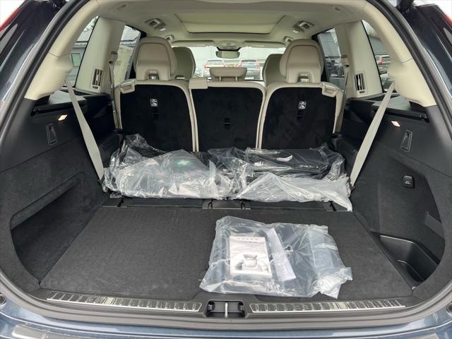 2026 Volvo XC90 B6 Ultra Dark Theme 7-Seater