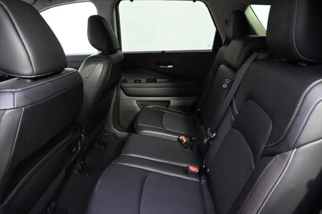 2024 Nissan Pathfinder SL 4WD
