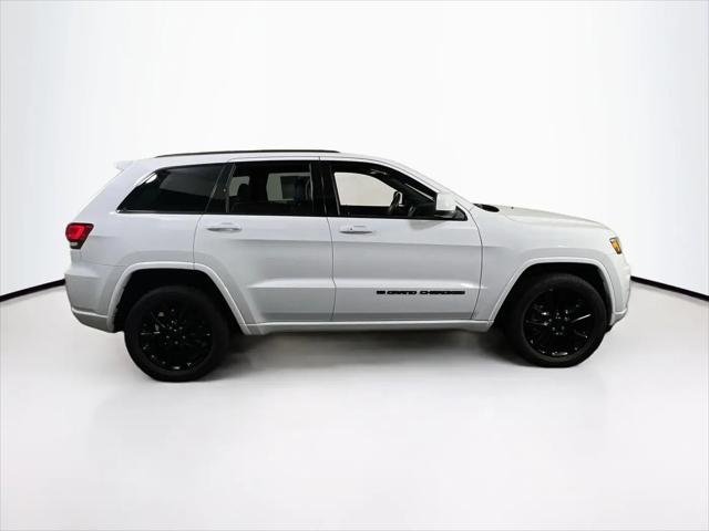 2022 Jeep Grand Cherokee Laredo X 4x4