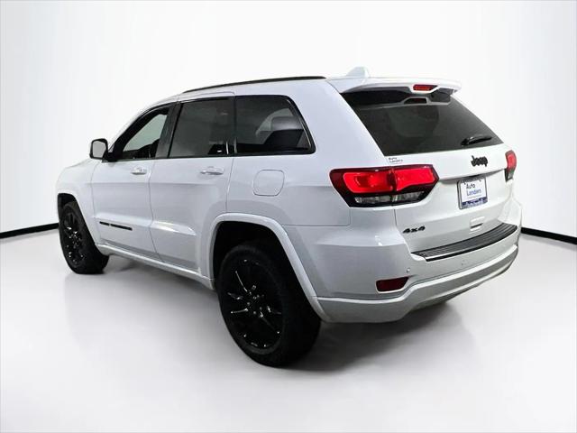 2022 Jeep Grand Cherokee Laredo X 4x4
