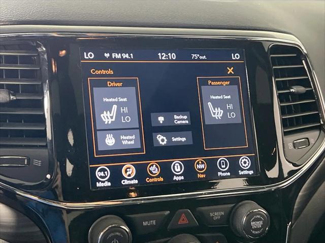 2022 Jeep Grand Cherokee Laredo X 4x4