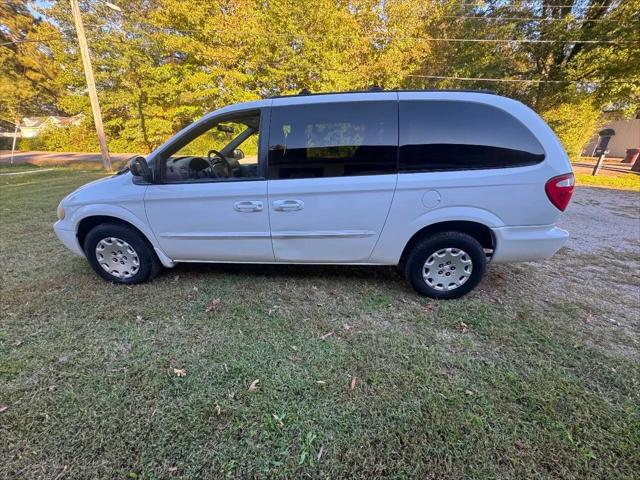 2003 Chrysler Town & Country LX