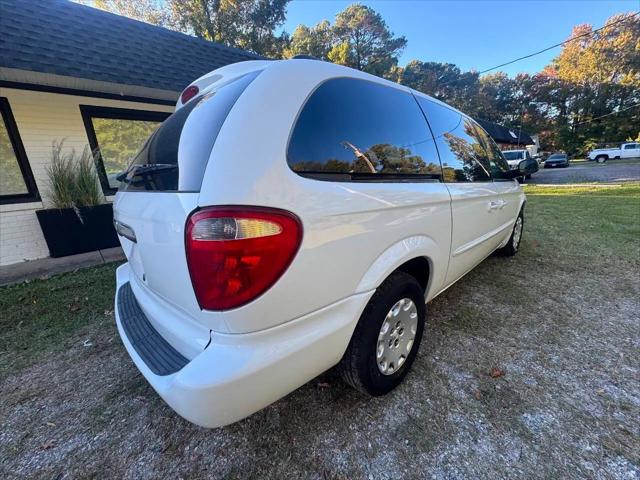 2003 Chrysler Town & Country LX