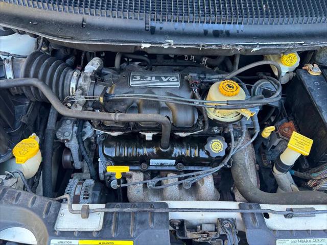 2003 Chrysler Town & Country LX