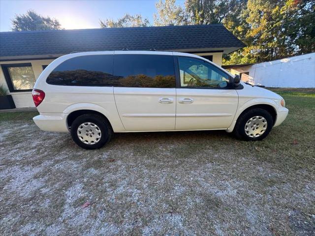 2003 Chrysler Town & Country LX