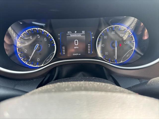 2022 Chrysler Voyager LX