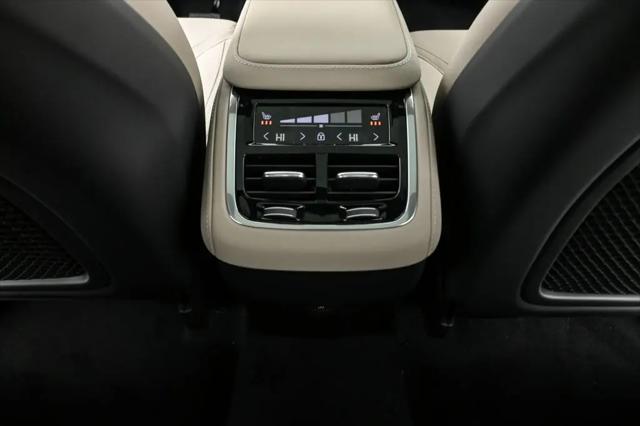 2026 Volvo XC90 Plus, B6 AWD Gas (mild hybrid), Gasoline, Bright, 7 Seats
