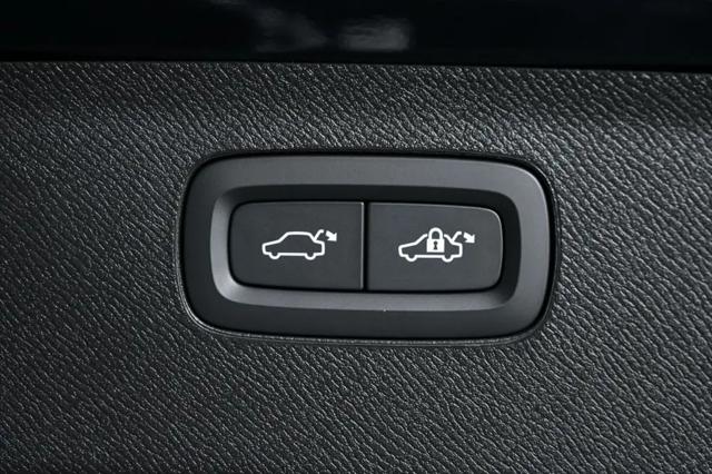 2026 Volvo XC90 Plus, B6 AWD Gas (mild hybrid), Gasoline, Bright, 7 Seats