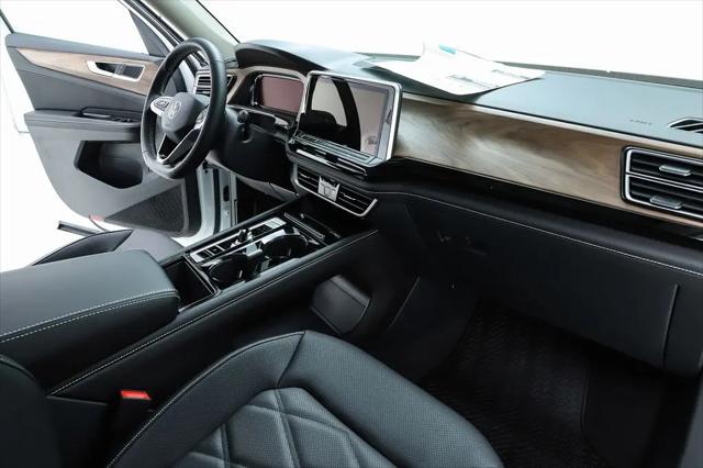 2026 Volkswagen Atlas SE with Technology