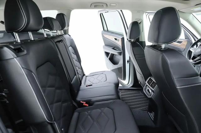2026 Volkswagen Atlas SE with Technology