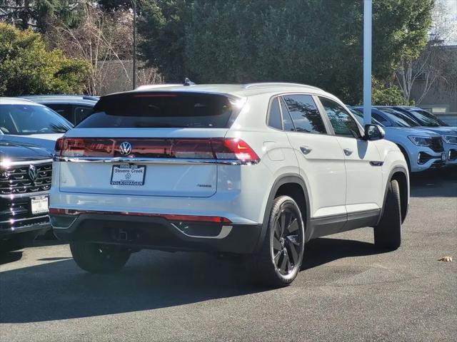 2026 Volkswagen Atlas Cross Sport SE with Technology
