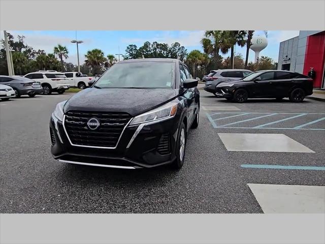 2025 Nissan Kicks S