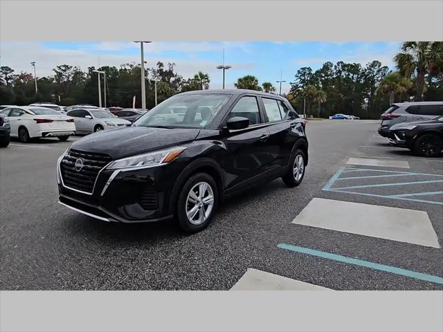 2025 Nissan Kicks S