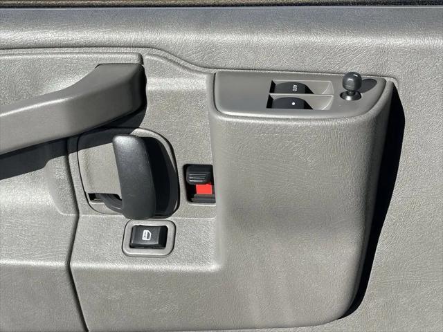 2025 GMC Savana Passenger RWD 3500 Extended Wheelbase LS