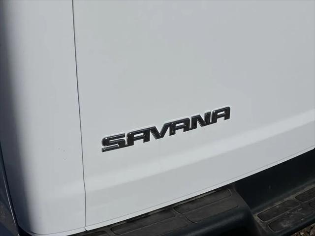 2025 GMC Savana Passenger RWD 3500 Extended Wheelbase LS