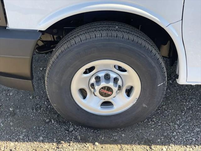 2025 GMC Savana Passenger RWD 3500 Extended Wheelbase LS