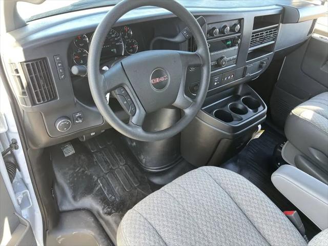 2025 GMC Savana Passenger RWD 3500 Extended Wheelbase LS