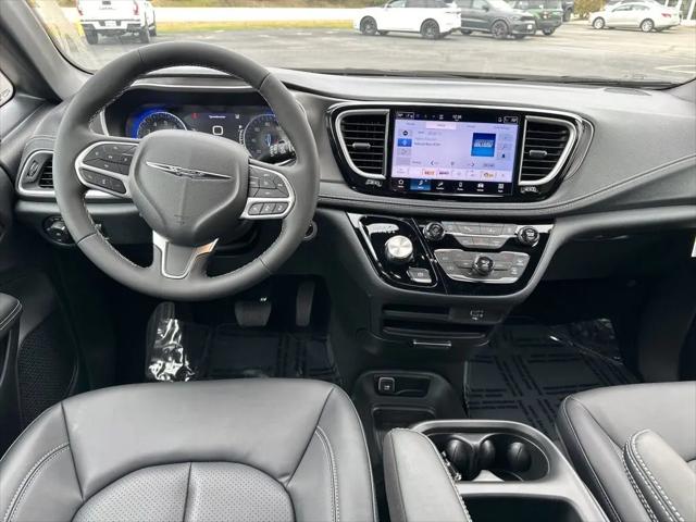 2026 Chrysler Pacifica Select AWD