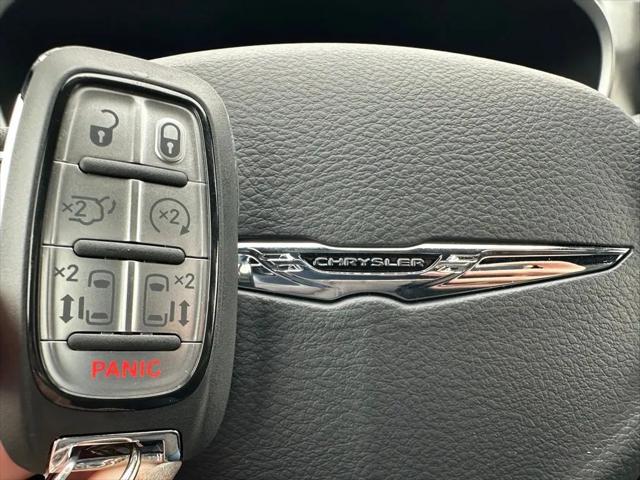2026 Chrysler Pacifica Select AWD