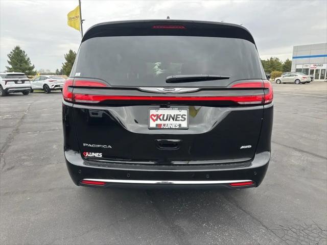 2026 Chrysler Pacifica Select AWD