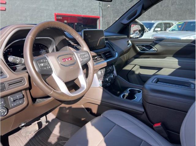 2023 GMC Yukon XL 4WD SLT