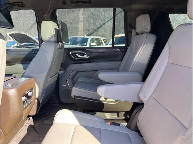 2023 GMC Yukon XL 4WD SLT