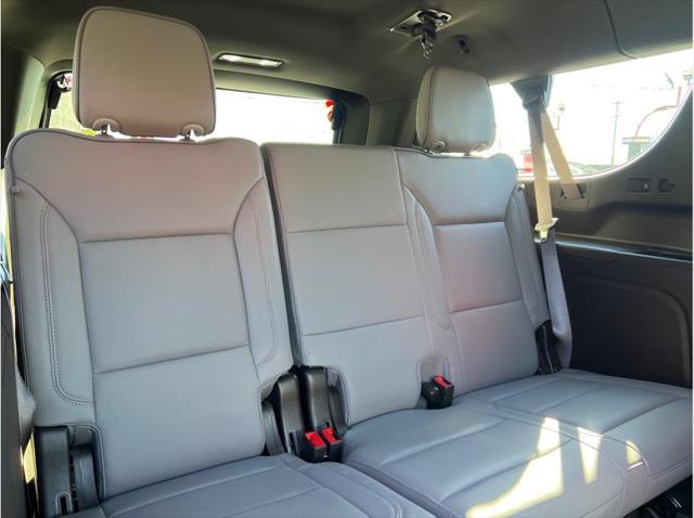 2023 GMC Yukon XL 4WD SLT