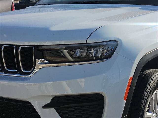 2025 Jeep Grand Cherokee GRAND CHEROKEE LAREDO 4X2