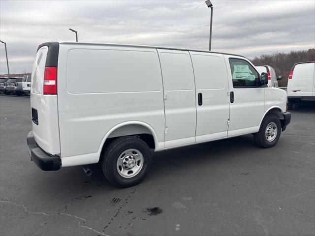 2025 Chevrolet Express Cargo Van RWD 2500 Regular Wheelbase WT