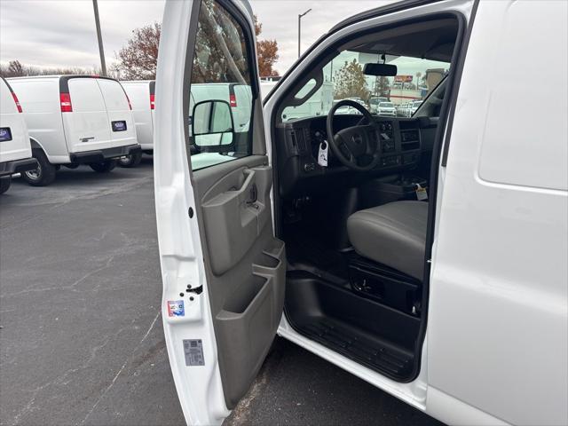 2025 Chevrolet Express Cargo Van RWD 2500 Regular Wheelbase WT